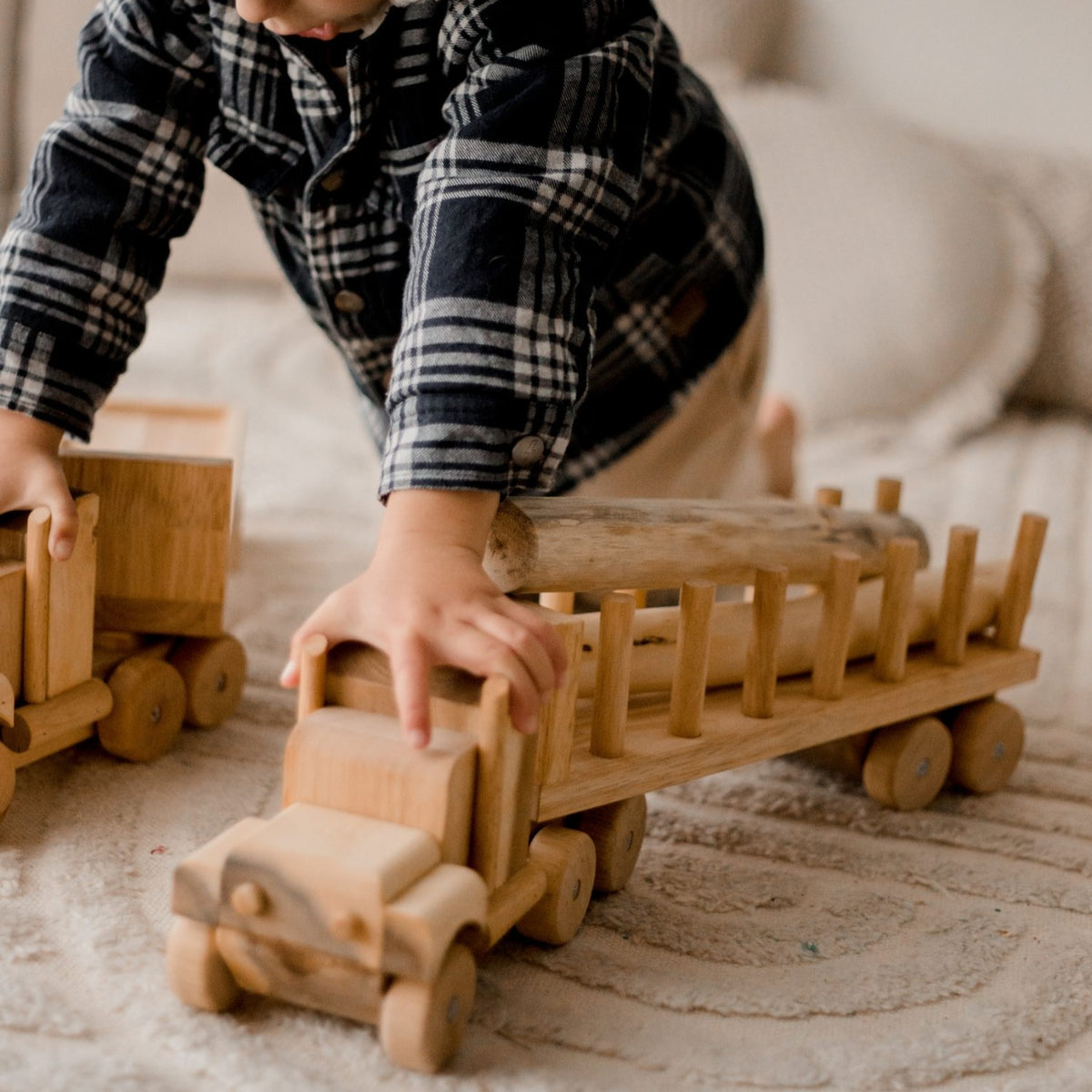 QTOYS - Log Truck – Home With Kids